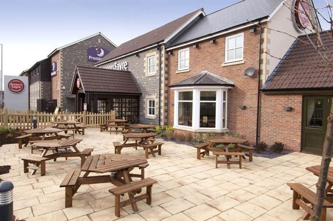Premier Inn Glastonbury Exterior foto